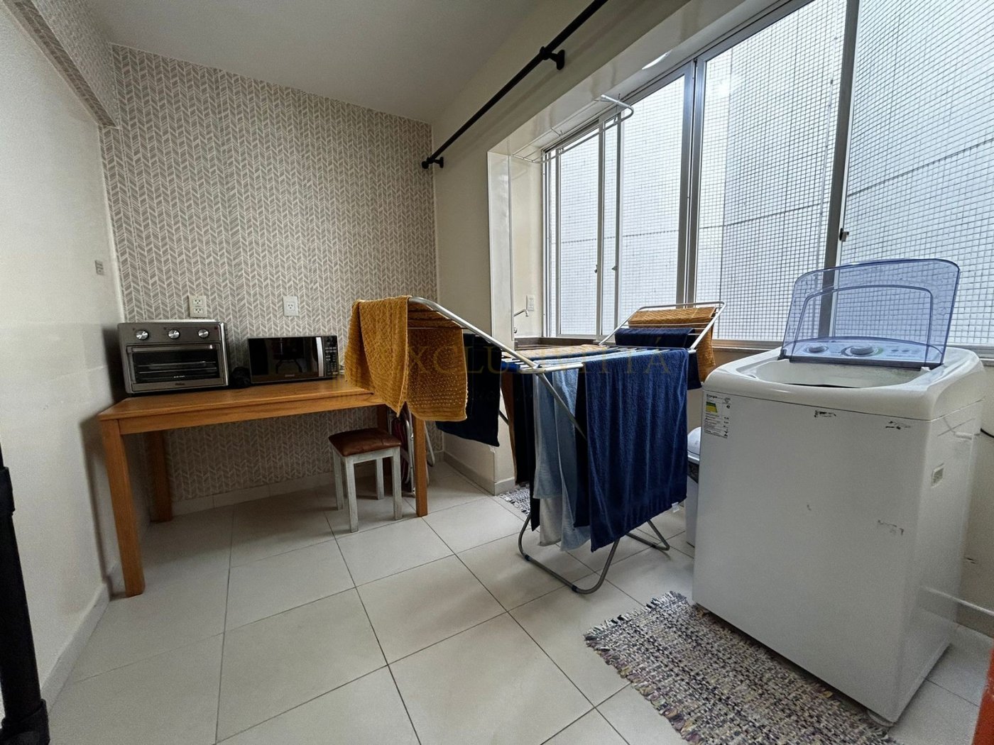 Apartamento com 3 quartos sendo uma suíte a venda na Avenida Atlântica