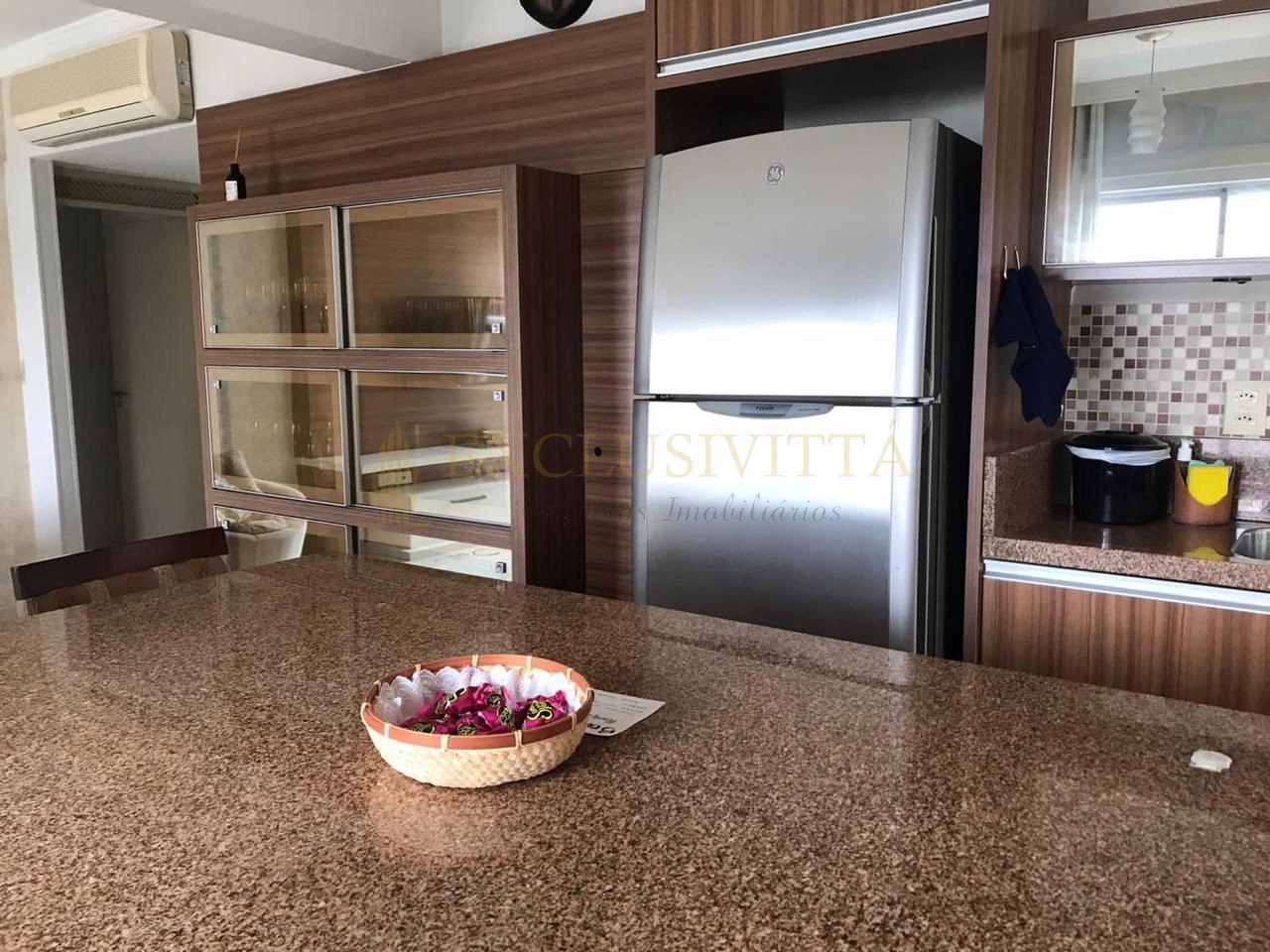 Apartamento com 3 quartos sendo uma suíte a venda na Avenida Atlântica