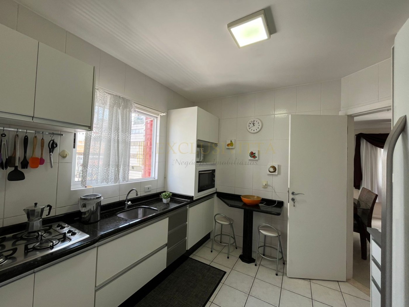 Apartamento Semimobiliado à Venda Conforto e Tranquilidade a 700 Metros da Praia!