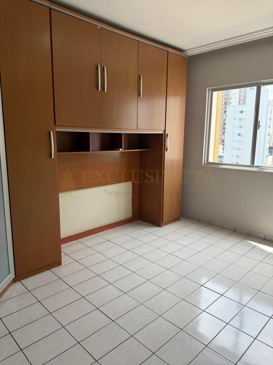 Apartamento com dois quartos em ótima localizaçao