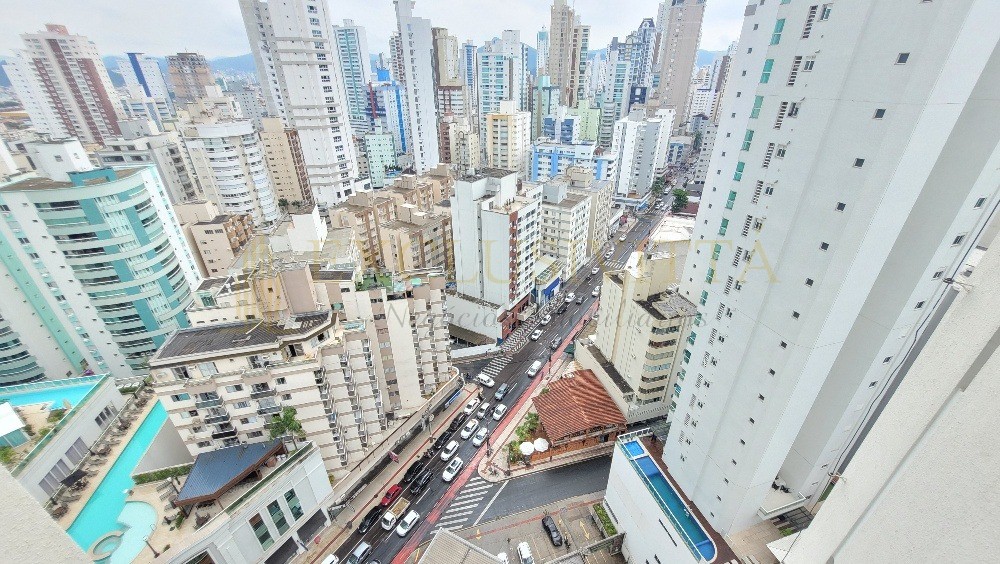Apartamento QUADRA MAR a venda na Barra Sul de Balneário Camboriú