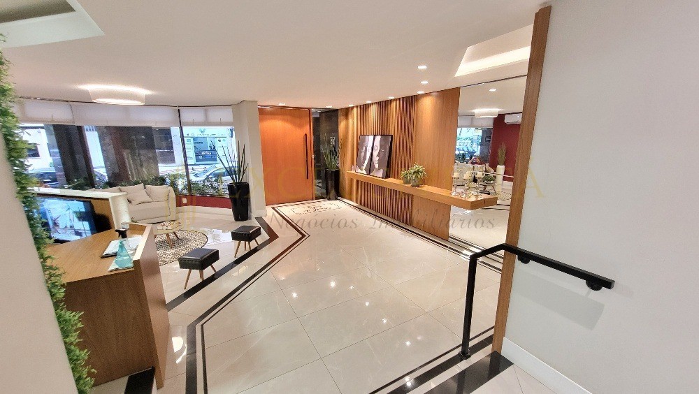 Apartamento QUADRA MAR a venda na Barra Sul de Balneário Camboriú